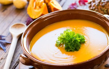 Тыквенный крем-суп с шелковистой текстурой: простой рецепт