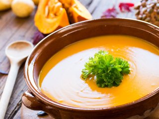 Гарбузовий крем-суп із шовковистою текстурою: простий рецепт