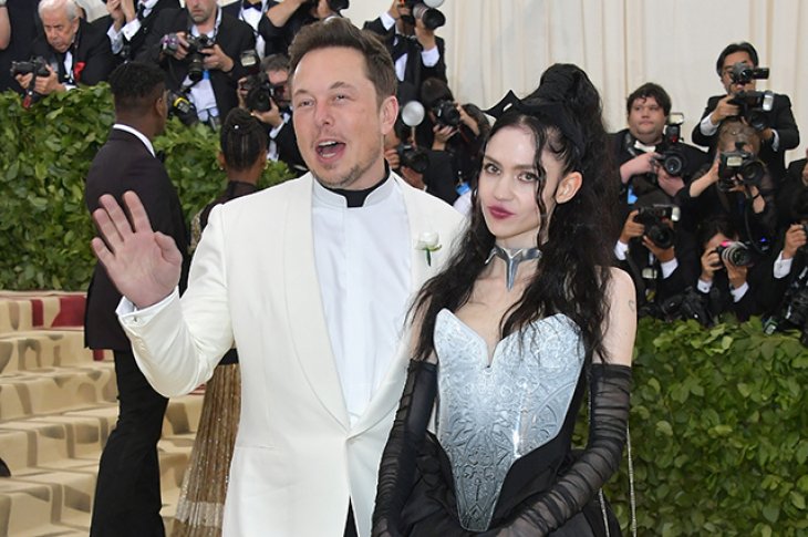 Граймс пожаловалась на травлю из-за отношений с Илоном Маском 