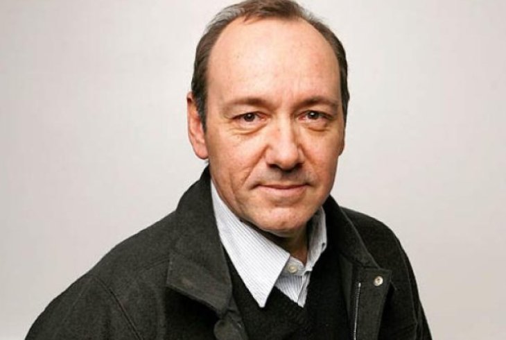 Кевин Спейси скрывается от папарацци