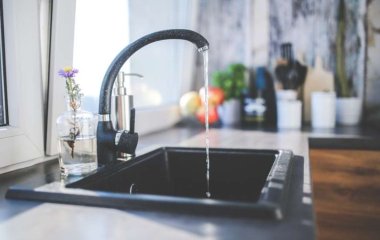 Водопроводная вода оказалась полезнее газированной