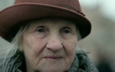 Ночует в подъезде: сын и внук избили и выгнали из дома 89-летнюю актрису из «Полосатого рейса» Лидию Доротенко