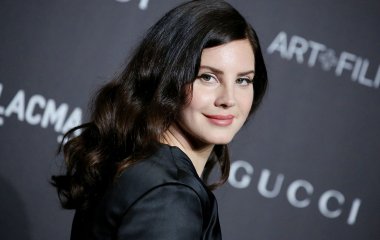 СМИ: Лана Дель Рей обручилась с бойфрендом, которого встретила в приложении для знакомств