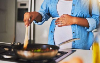 Продукты и напитки, которые нельзя употреблять во время беременности назвали врачи