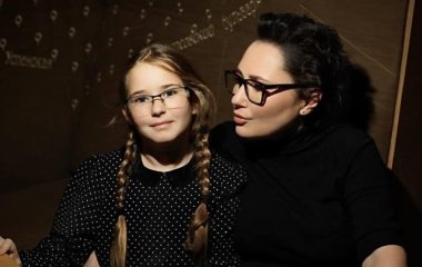 Олена Мозгова показала 11-річну доньку-красуню від Аксельрода і похизувалась її особливим талантом