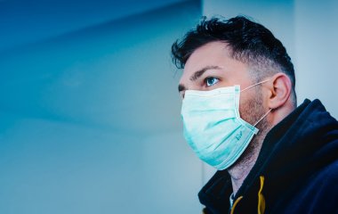 Ендокринолог пояснила, чому ковид частіше вбиває лисих чоловіків