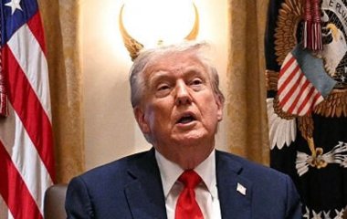 Роги чи німб: у Мережі обговорюють дивний знімок Трампа