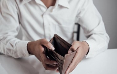 Ніколи не кажіть ці слова, бо завжди будуть проблеми з грошима: яка фраза притягує бідність