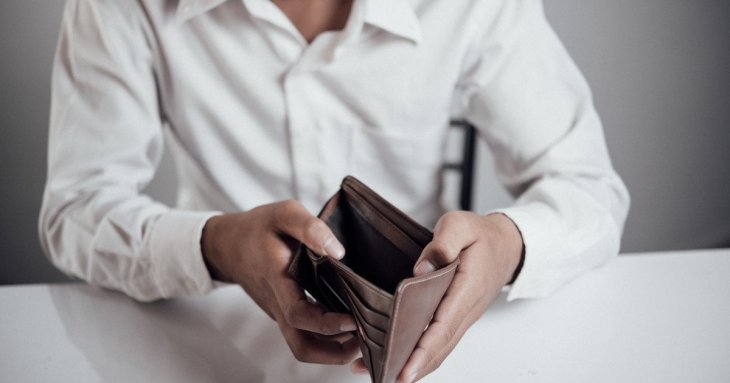 Ніколи не кажіть ці слова, бо завжди будуть проблеми з грошима: яка фраза притягує бідність