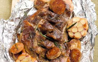 Баранья нога с сухофруктами