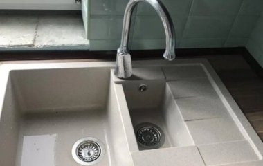 Неприємний запах з раковини, повільний злив води: як усунути проблему