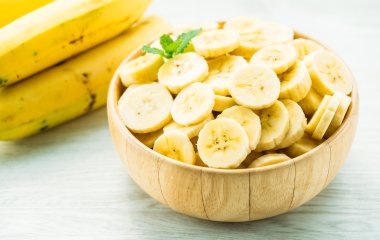 Зарядят энергией и поднимут настроение: чем полезны бананы