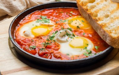 Сказочно восточный вкус: рецепт шакшуки с томатами