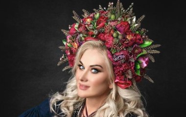 Екатерина Бужинская получила награду от Валерия Залужного