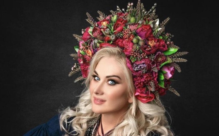 Екатерина Бужинская получила награду от Валерия Залужного