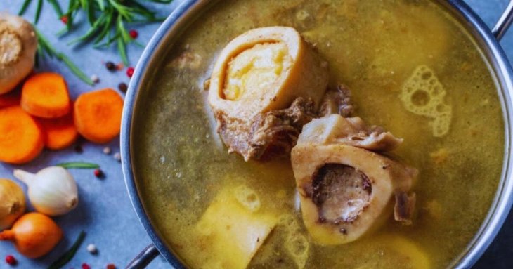 Названо найгірший овоч для бульйону, але навіть досвідчені господині кладуть його у страву