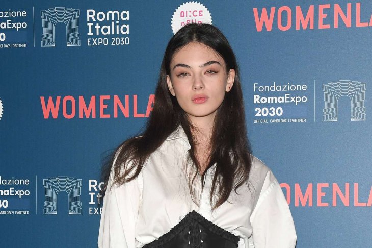 19-летняя дочь Беллуччи и Касселя впервые вышла в свет со своим бойфрендом-красавцем