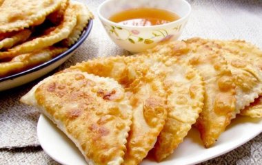 Как легко и быстро приготовить классические домашние чебуреки с мясом?