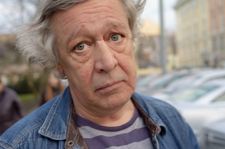 Михаил Ефремов пытался откупиться сразу после ДТП