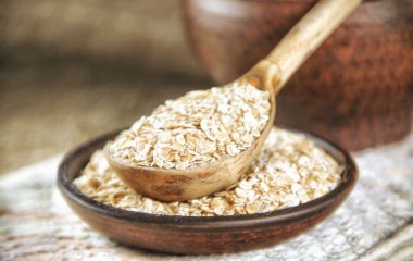 5 домашних масок из овсянки для сияющей кожи
