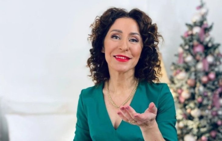 55-летняя Надежда Матвеева в купальнике ошеломила, как зимой купается в реке