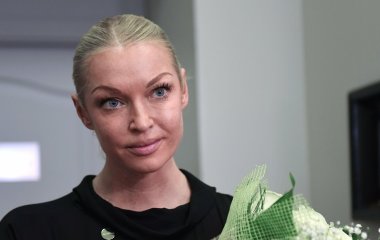 Анастасия Волочкова осваивает цирковое мастерство