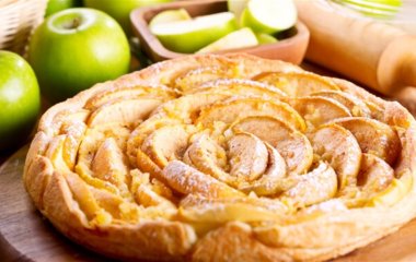 Очень простой рецепт вкусной постной шарлотки с яблоками