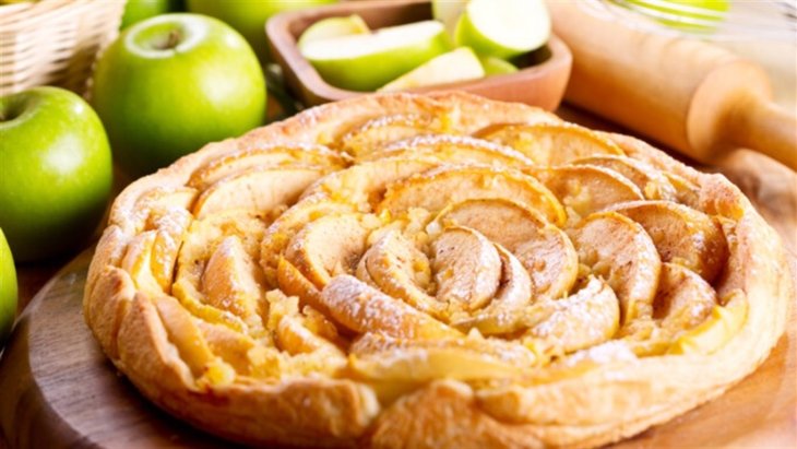 Очень простой рецепт вкусной постной шарлотки с яблоками