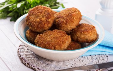 В чому секрет смачних котлет: кухарі поділилися трюками, які допоможуть зробити страву 