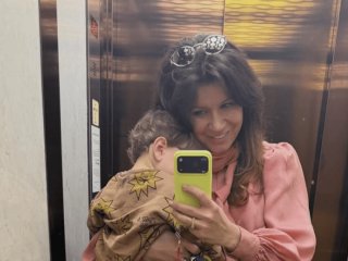 Дружина MONATIK замилувала фото 1,5-річного сина з гігантською іграшкою