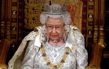 Елизавета II официально отреагировала на решение внука отказаться от королевских обязанностей