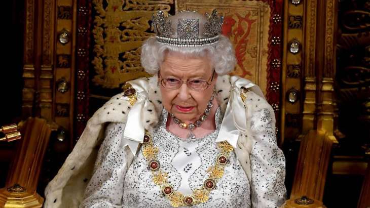 Елизавета II официально отреагировала на решение внука отказаться от королевских обязанностей