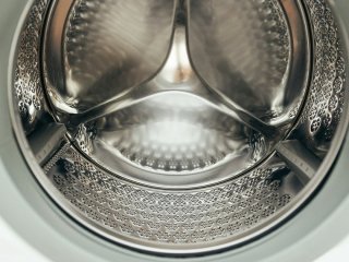 Як позбутися неприємного запаху з пральної машини – прості поради для домашніх умов