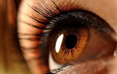 Вчені розповіли, від чого частіше страждають люди з карими очима