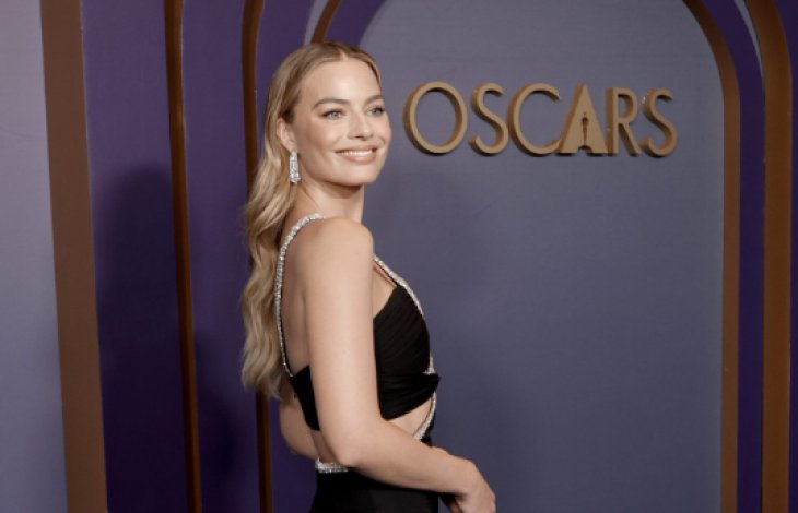 Больше не в розовом: Марго Робби предстала в эффектном черном платье