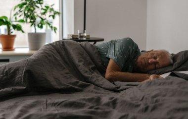 Спите із зачиненими чи відчиненими дверима: психологи пояснили, що це може означати