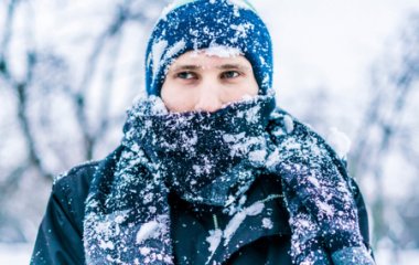 Лікар пояснив, з якою хворобою може бути пов'язана підвищена чутливість до холоду