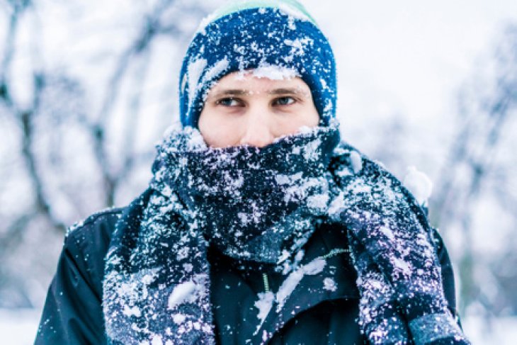 Лікар пояснив, з якою хворобою може бути пов'язана підвищена чутливість до холоду