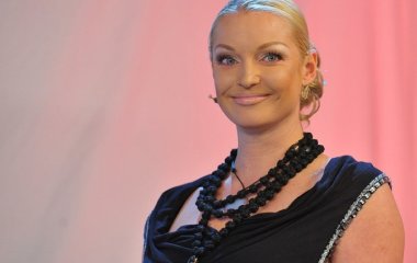 Анастасия Волочкова продолжает делиться яркими снимками с солнечных Мальдив