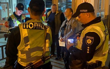 Жена Виктора Павлика похвасталась ездой по закрытому мосту с мужем: полиция уже отреагировала