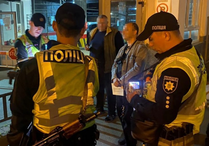 Жена Виктора Павлика похвасталась ездой по закрытому мосту с мужем: полиция уже отреагировала