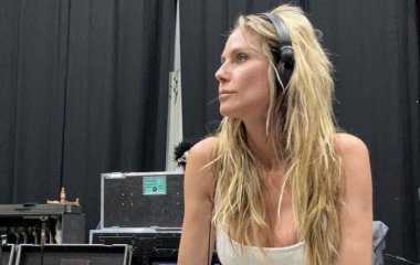 50-летняя Клум выложила в сеть фото в эктремально маленьком бикини