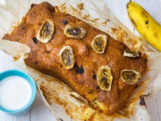 Банановый пирог на сковороде: рецепт десерта на скорую руку