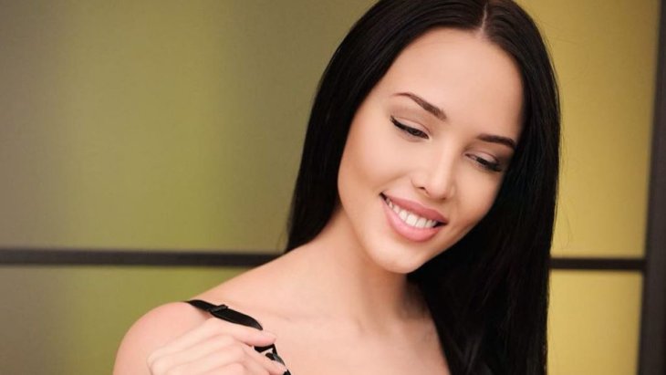 «Принцесса степей»: Анастасия Решетова намекнула на замужество в стильной восточной фотосессии