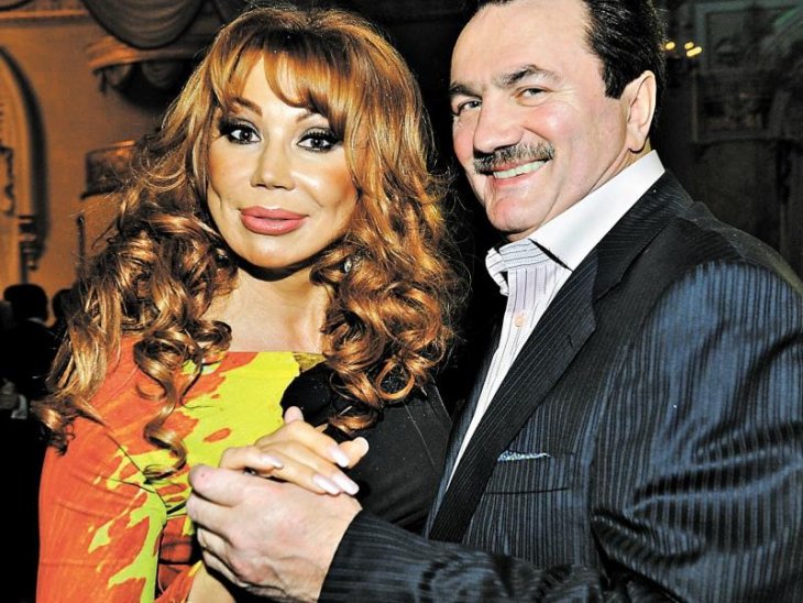 Муж Маши Распутиной вернулся домой 