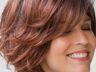 Стрижки для жінок після 40, які роблять обличчя молодшим та свіжішім