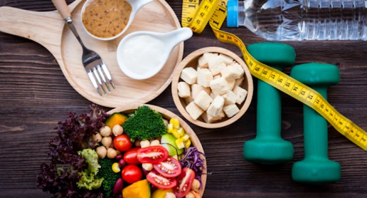 Неочевидное препятствие на пути к похудению: почему еда, соответствующая диете, все равно мешает сбросить вес