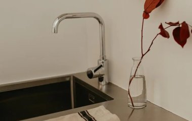Как избавиться от неприятного запаха из раковины: 3 способа для эффективной уборки