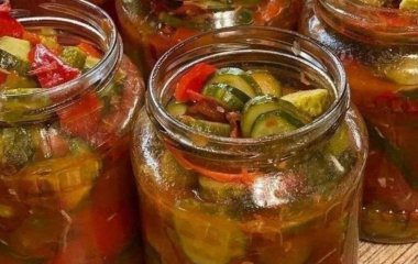 За бабусиним рецептом: як приготувати лечо з огірками на зиму