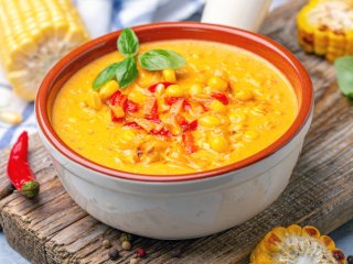 Идеально на обед: рецепт легкого кукурузного супа